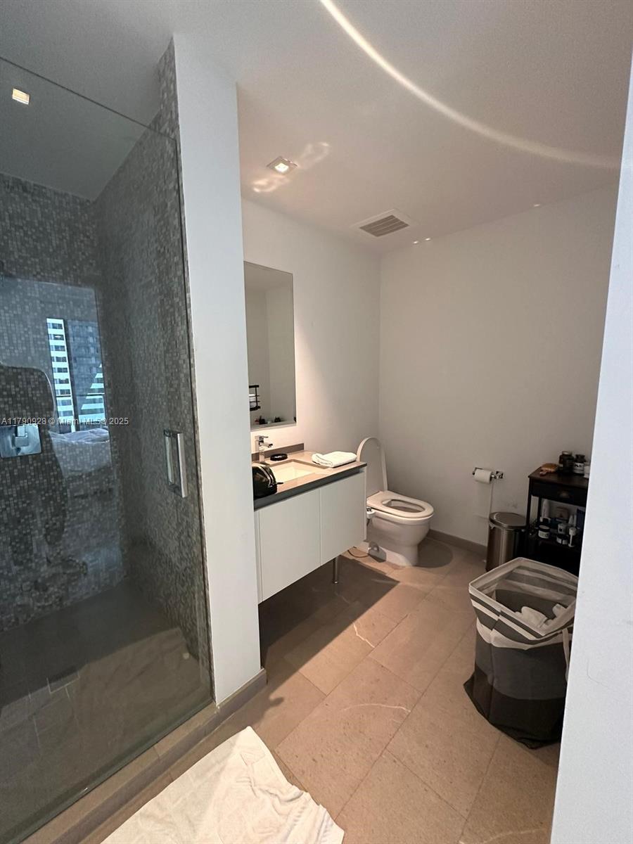 RISE CONDO - Residential
