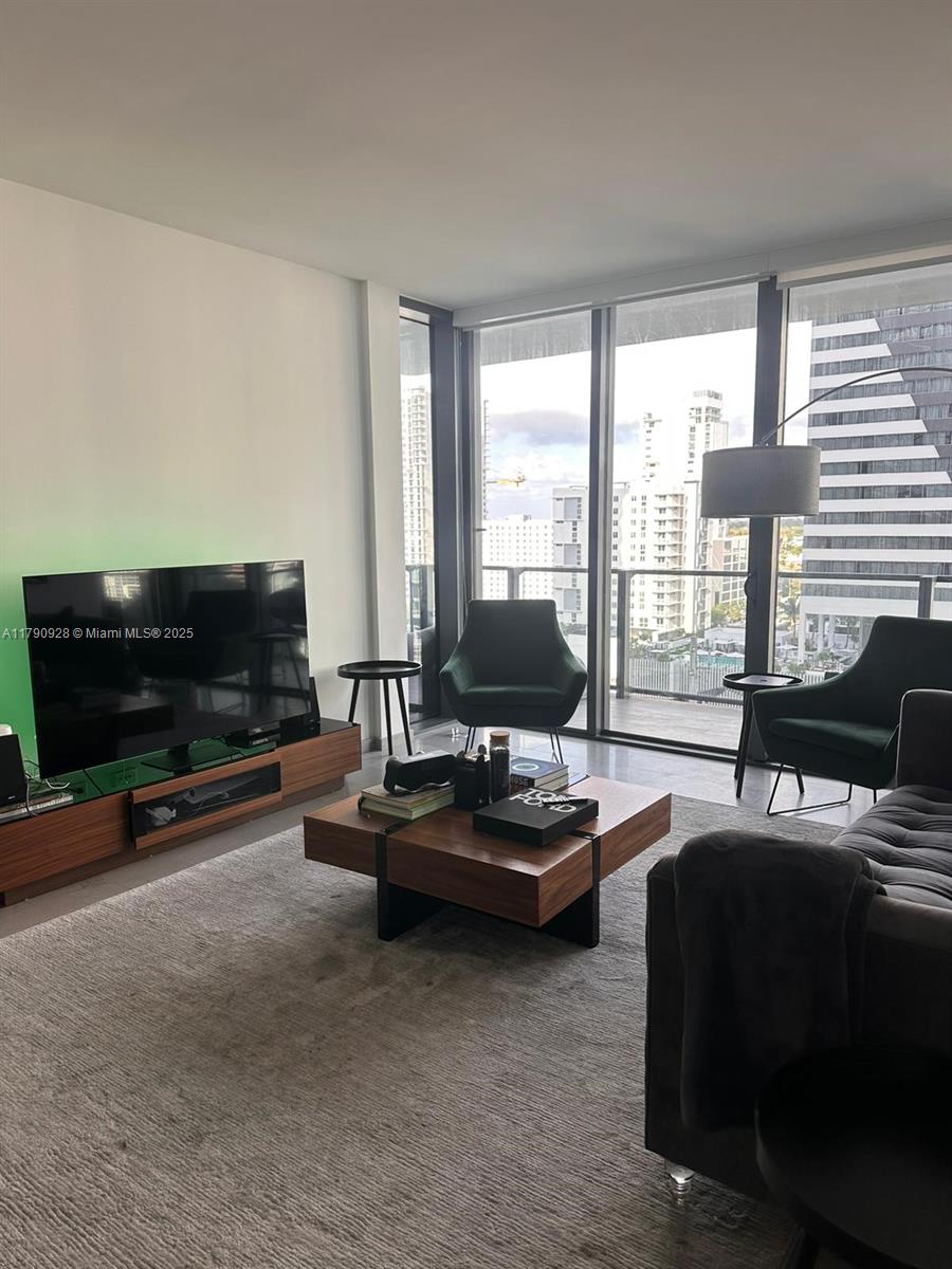 RISE CONDO - Residential