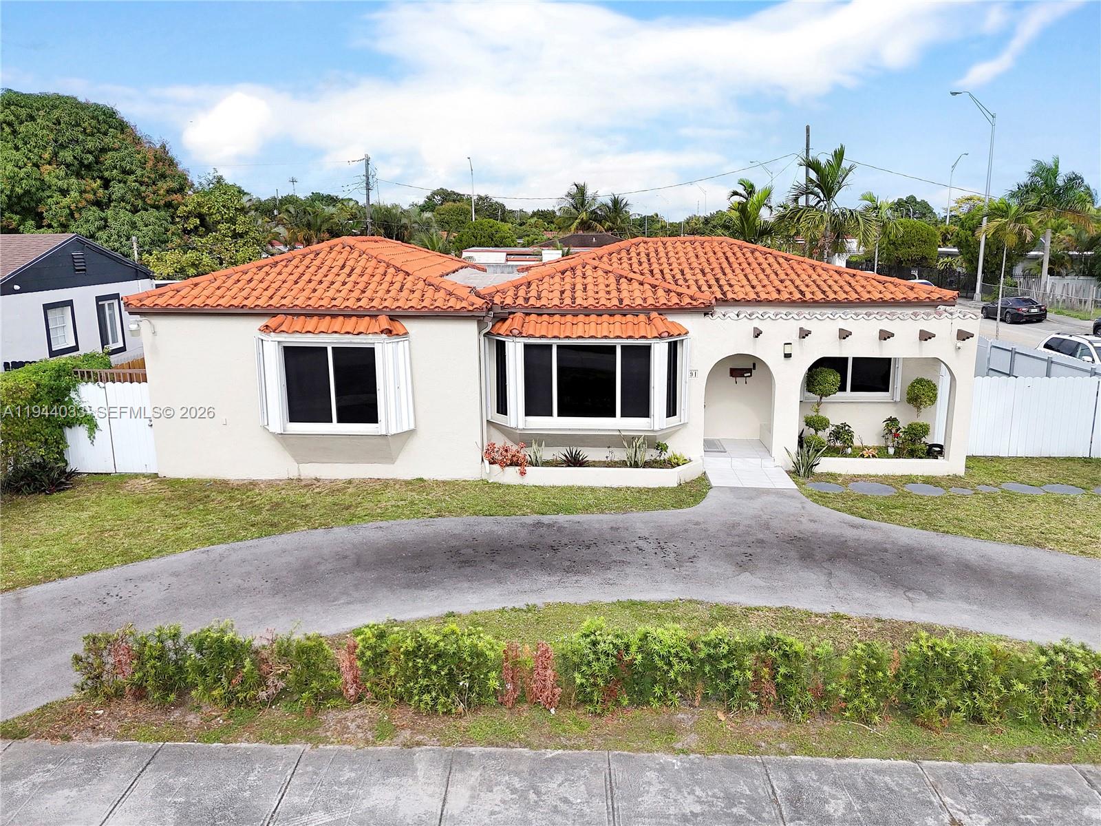 HOLLEMAN MANOR NO 2 2ND A - Residential