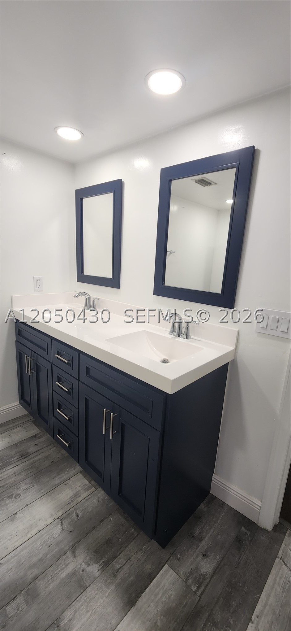 KIMBERLY LAKE VILLAS - Residential Lease
