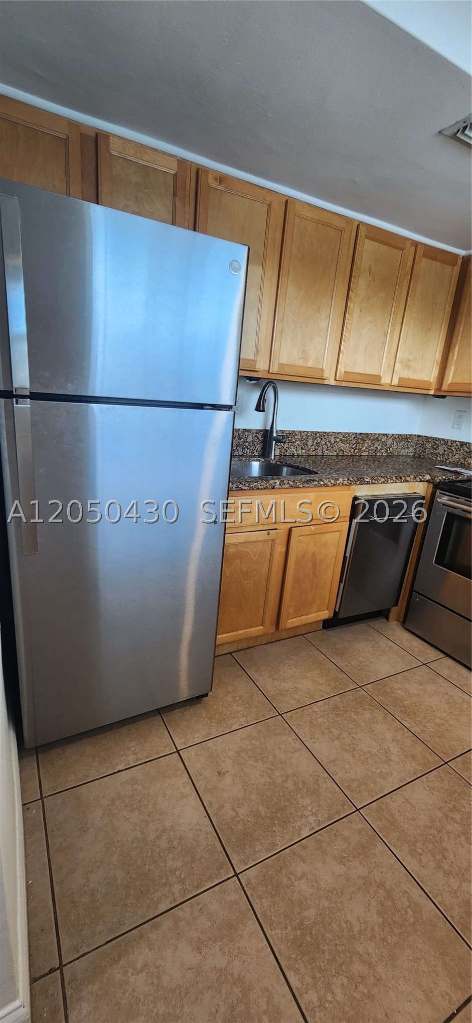 KIMBERLY LAKE VILLAS - Residential Lease