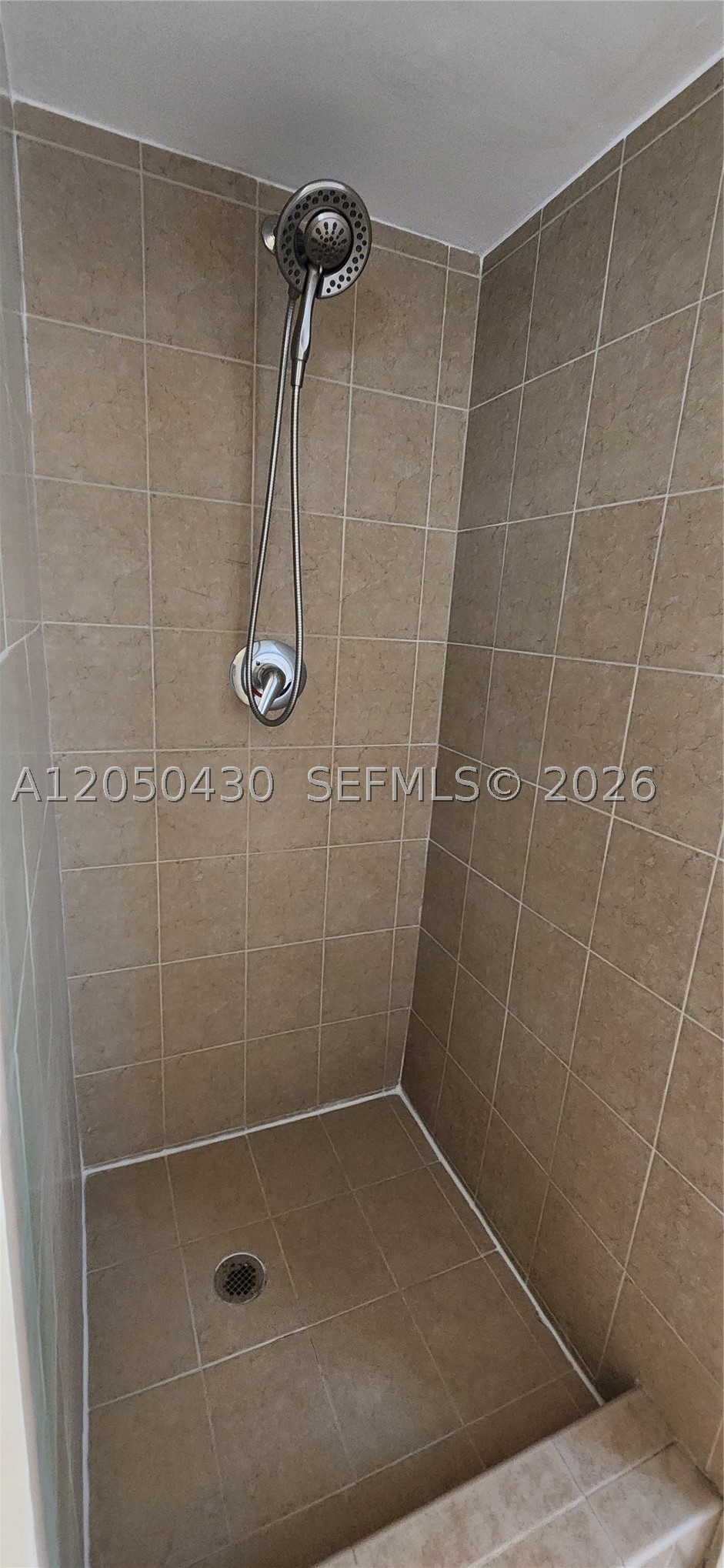 KIMBERLY LAKE VILLAS - Residential Lease