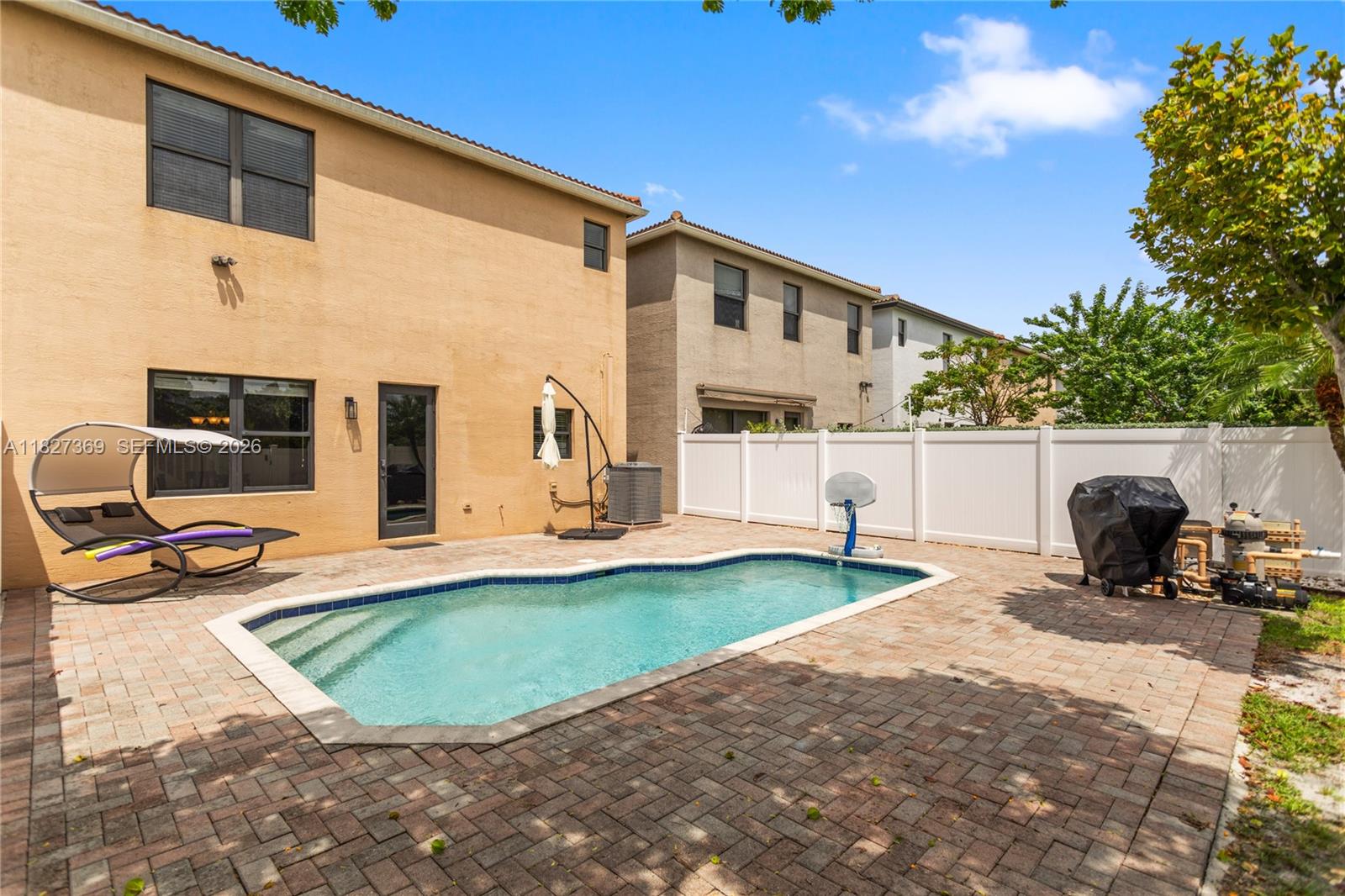 AVENTURA ISLES - Residential