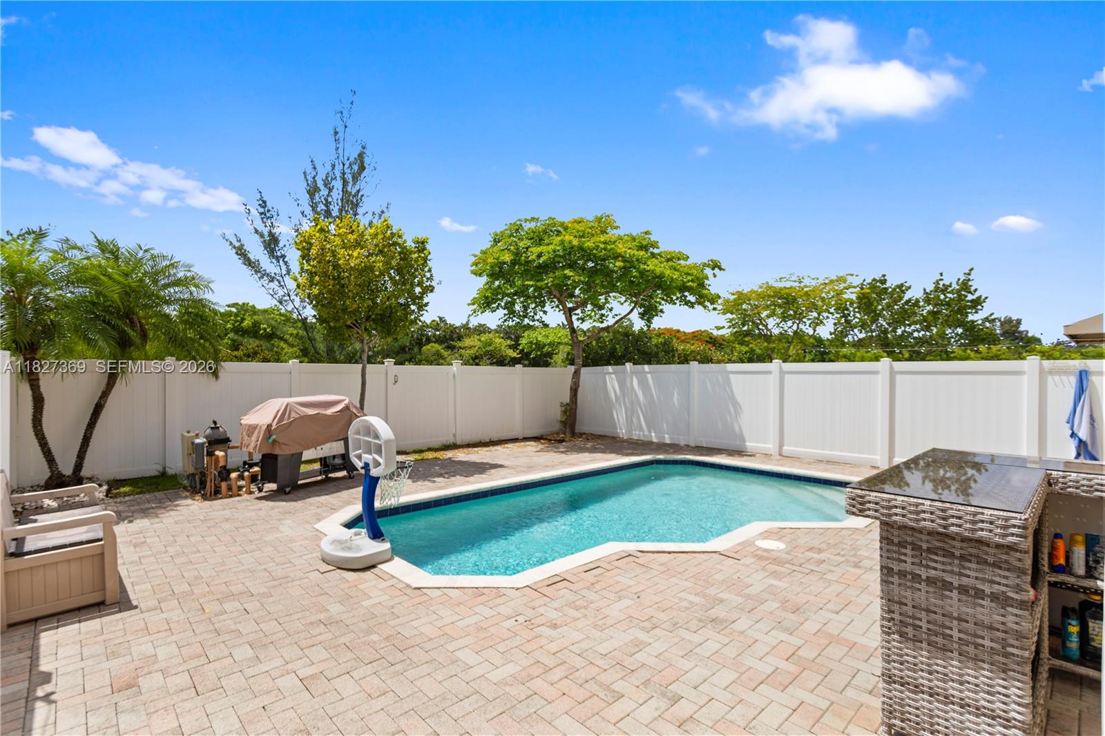 AVENTURA ISLES - Residential