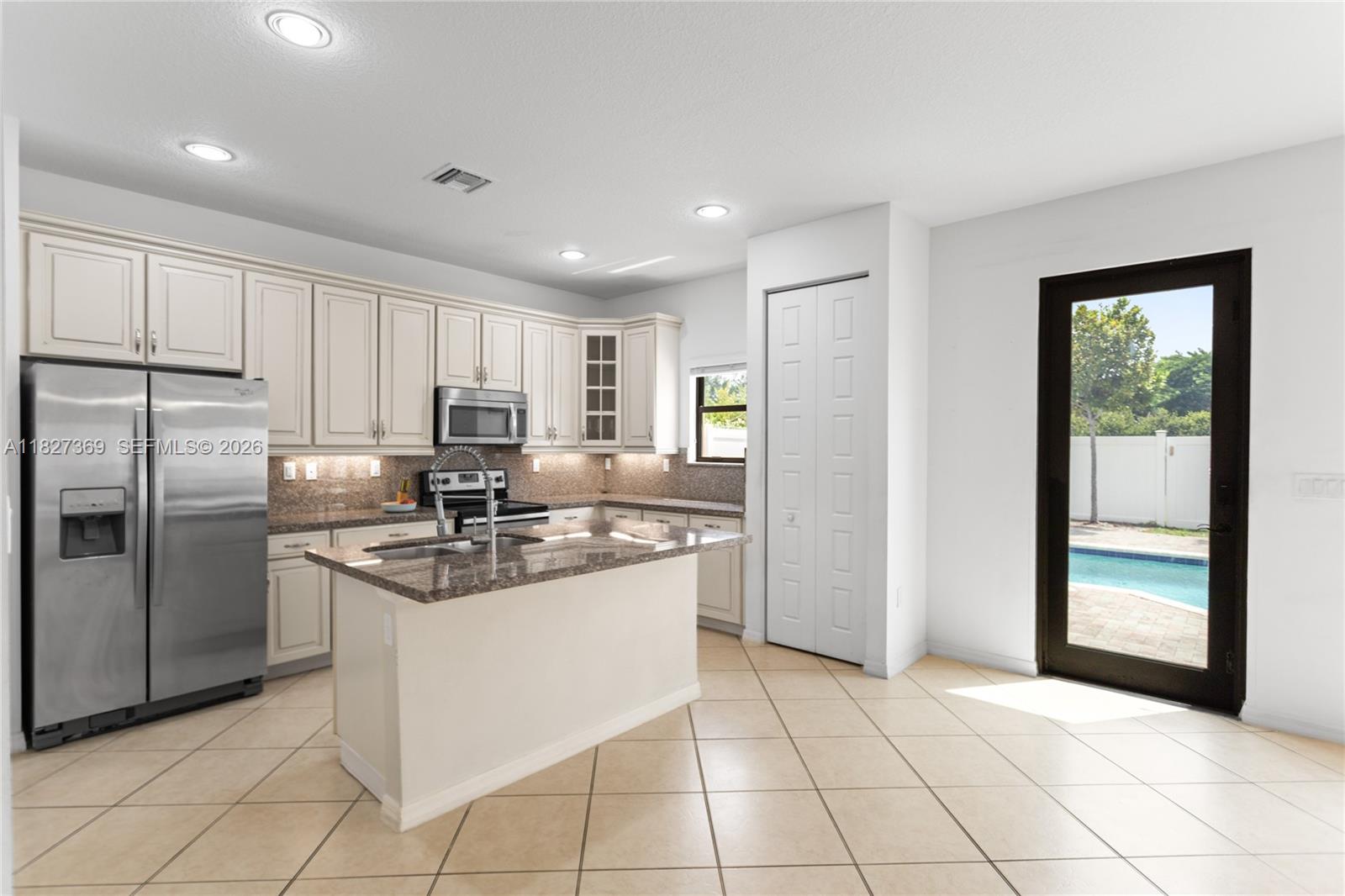 AVENTURA ISLES - Residential