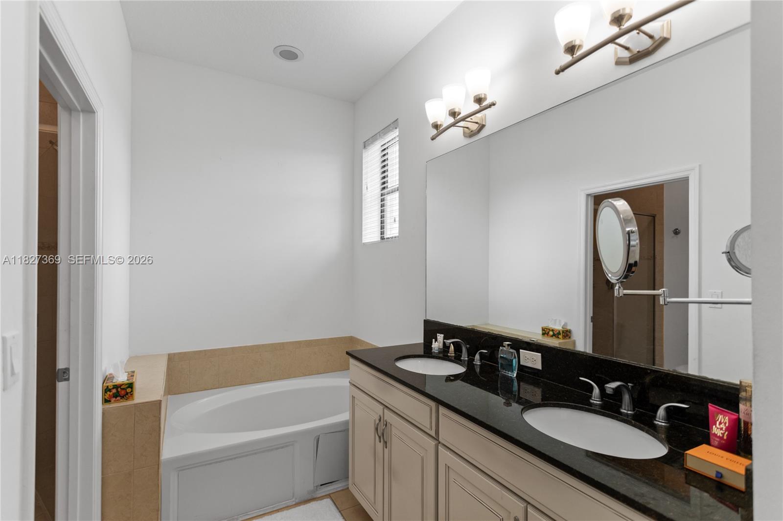 AVENTURA ISLES - Residential