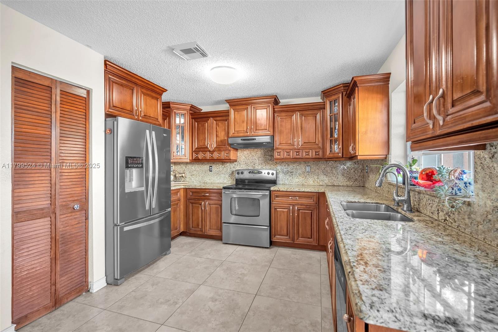 FOREST LAKES GARDENS SEC - Residential