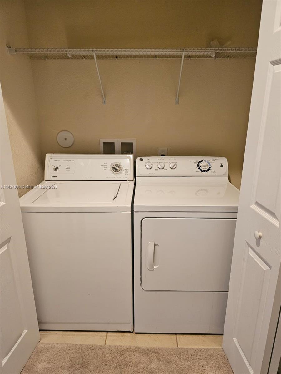 KENDALL COMMONS RESIDENTI - Residential Lease