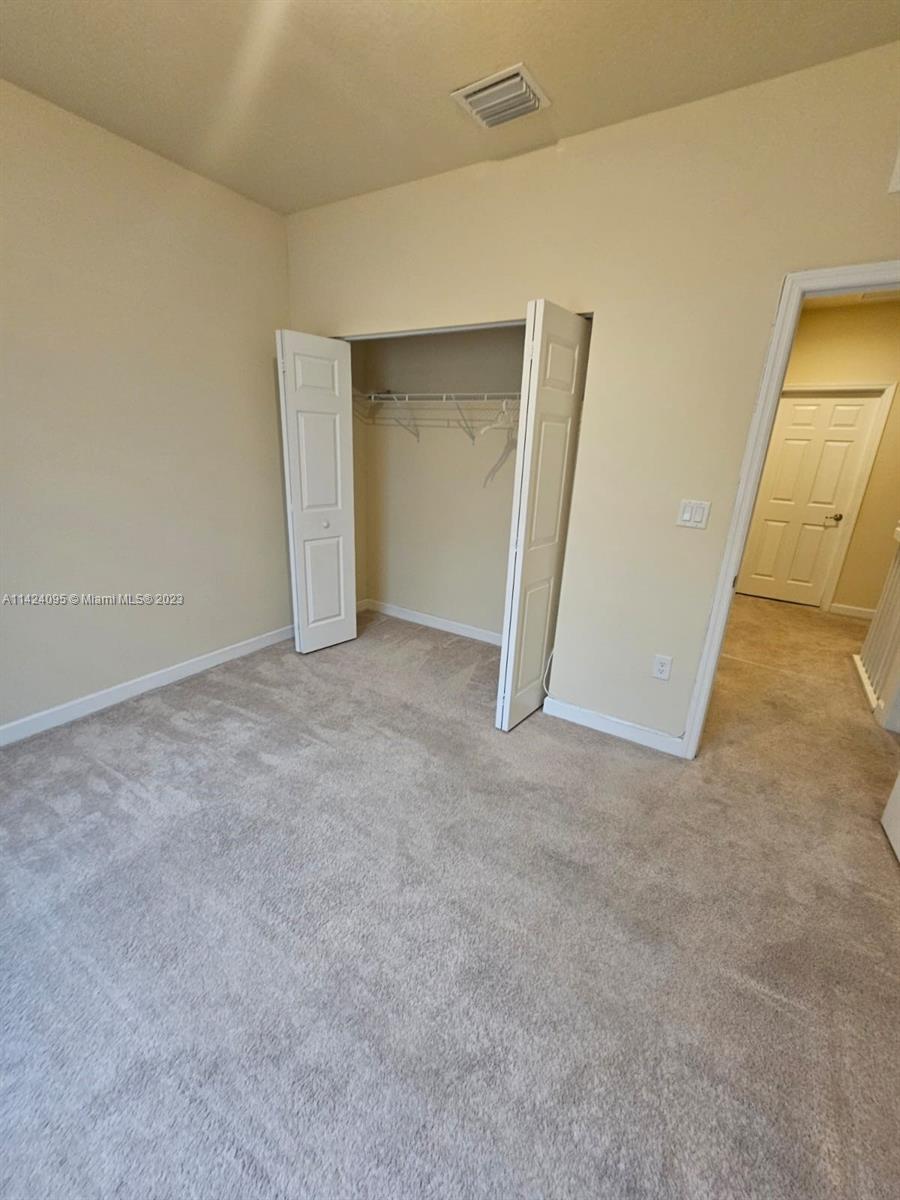 KENDALL COMMONS RESIDENTI - Residential Lease