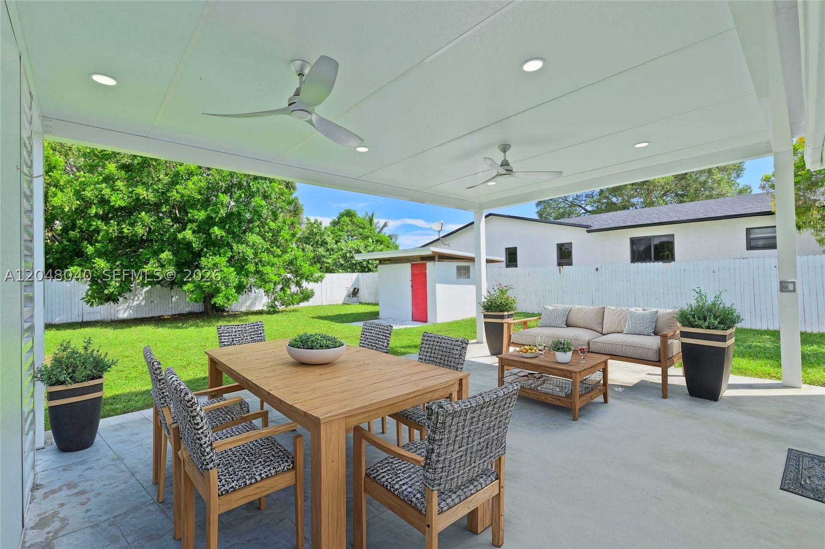 HALLANDALE BY THE SEA - Residential