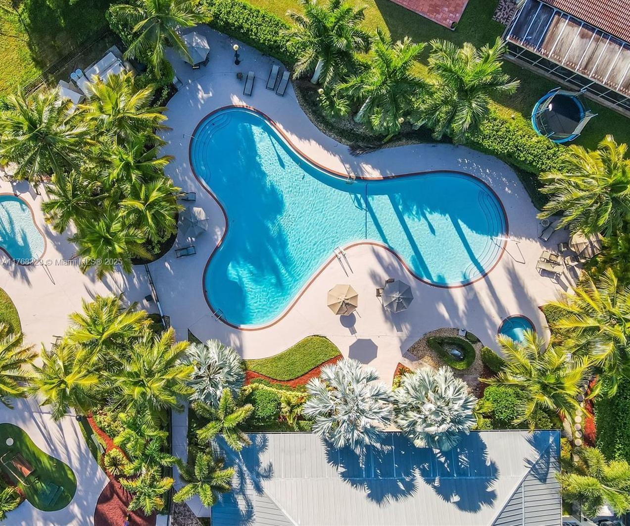 MIRENS PLACE - Residential