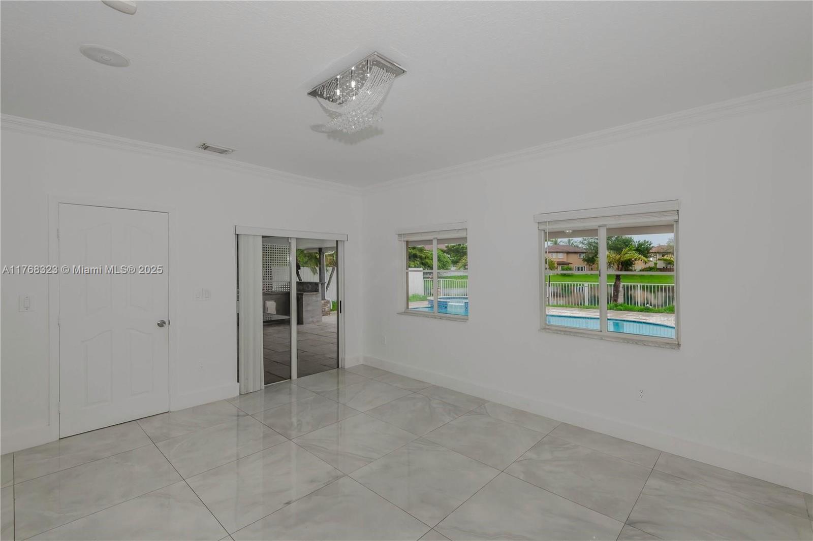 MIRENS PLACE - Residential