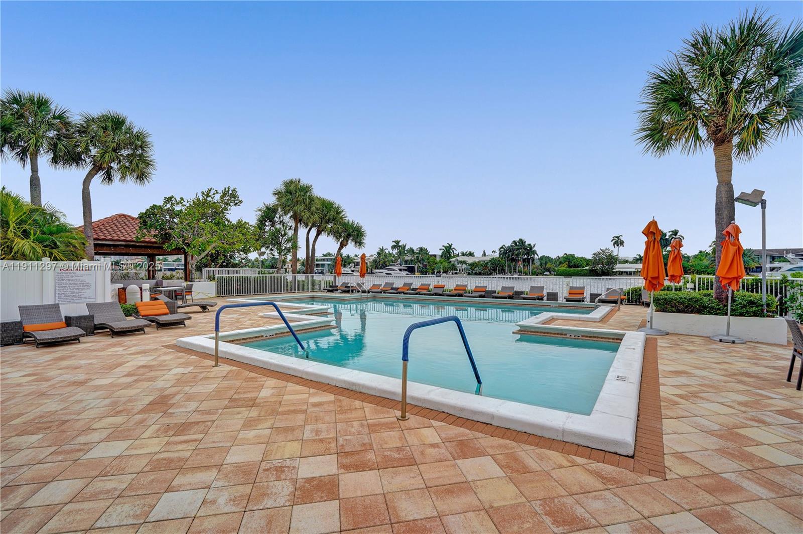 HAMPTONS WEST CONDO - Residential