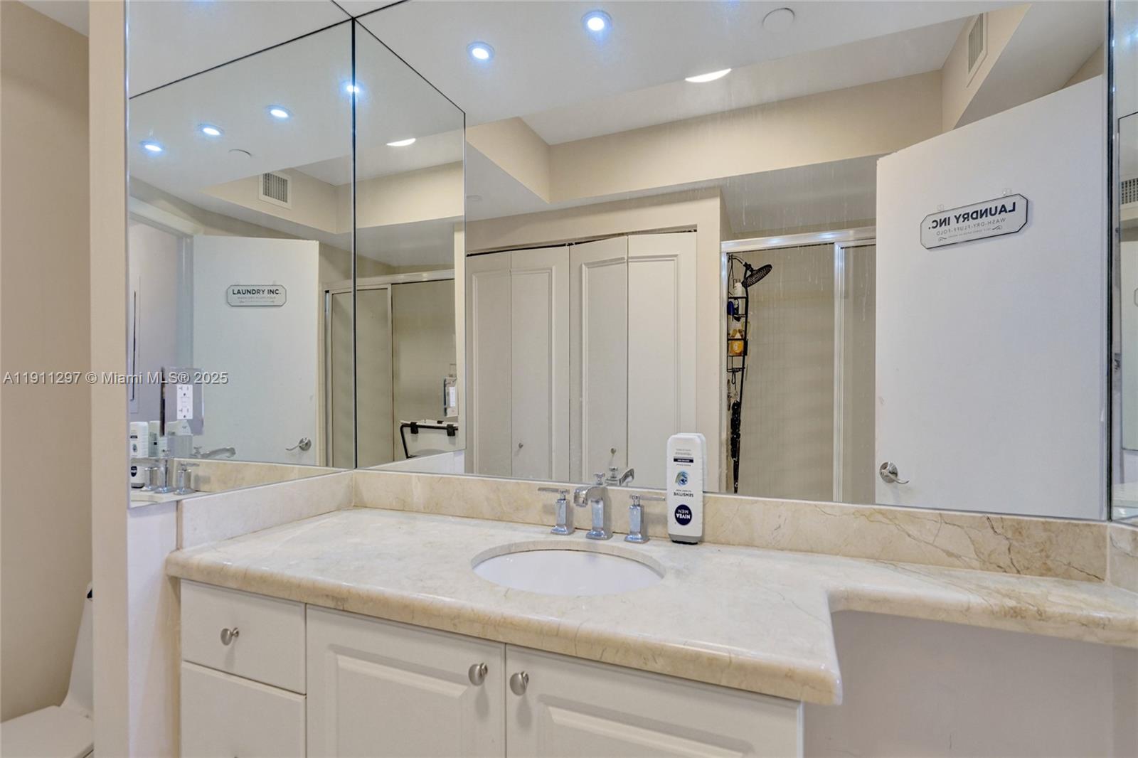 HAMPTONS WEST CONDO - Residential