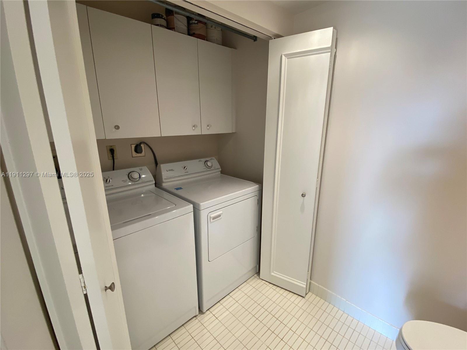 HAMPTONS WEST CONDO - Residential