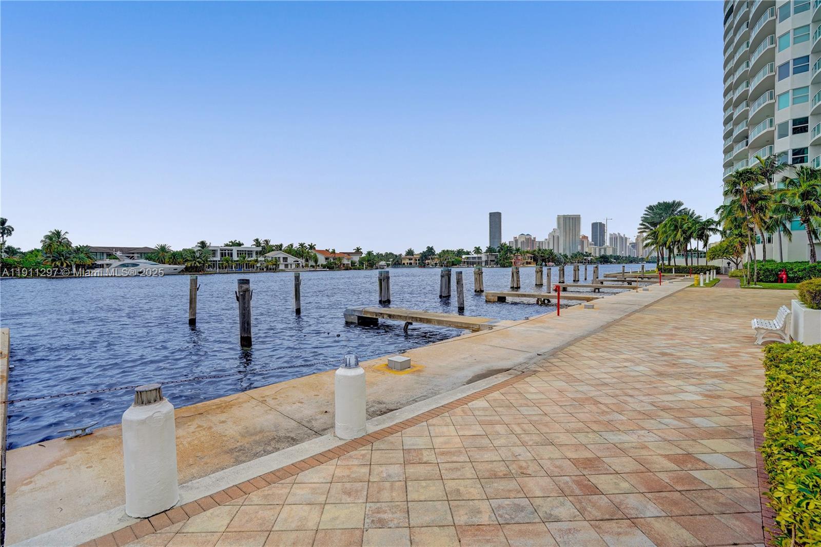 HAMPTONS WEST CONDO - Residential
