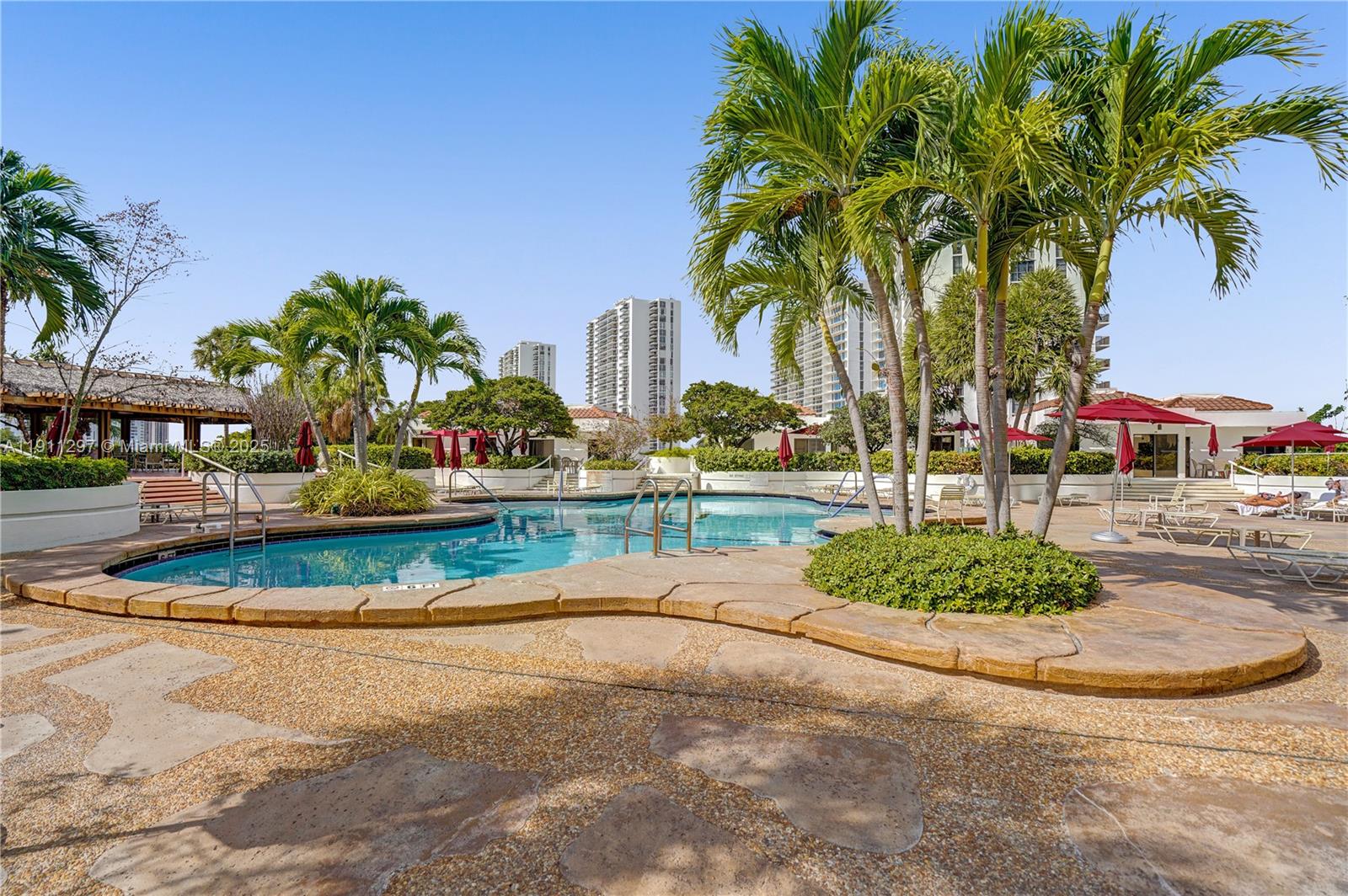 HAMPTONS WEST CONDO - Residential