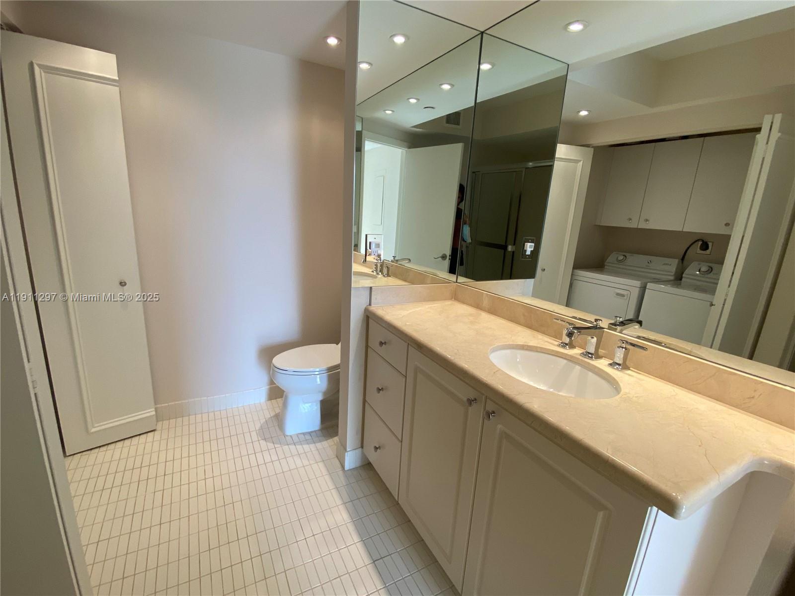 HAMPTONS WEST CONDO - Residential