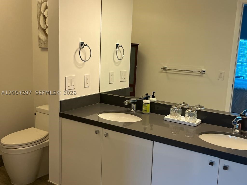 IVY CONDO - Residential Lease