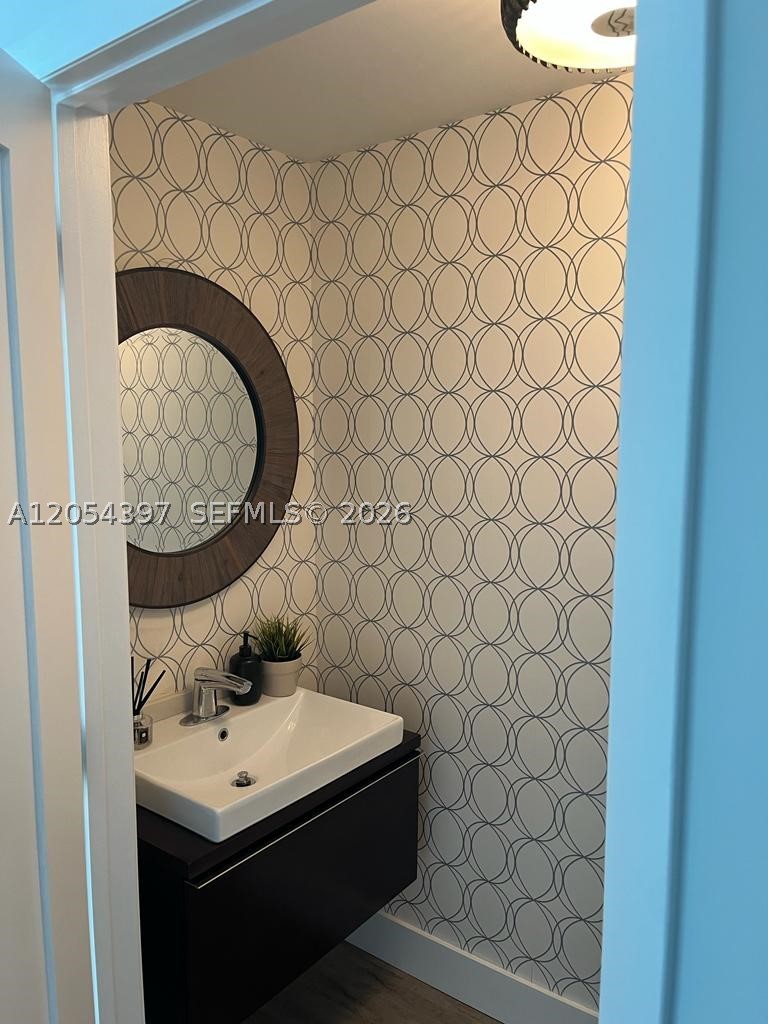 IVY CONDO - Residential Lease