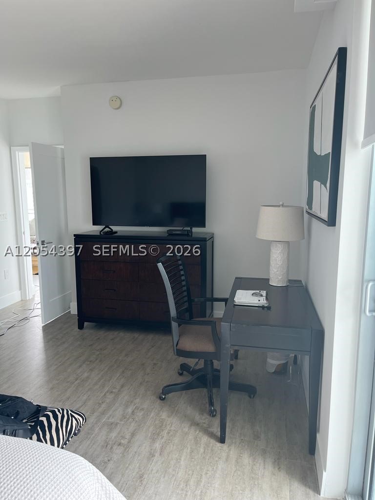 IVY CONDO - Residential Lease