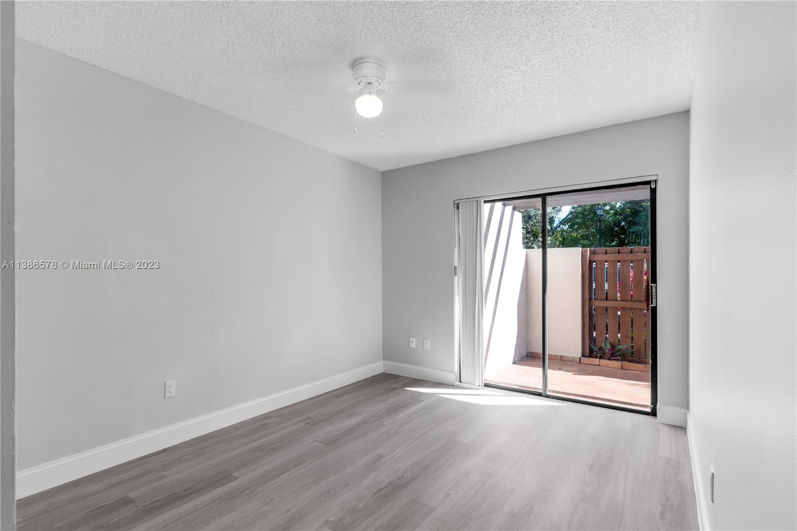 CREEKSIDE VILLAS SEC TWO - Residential Lease