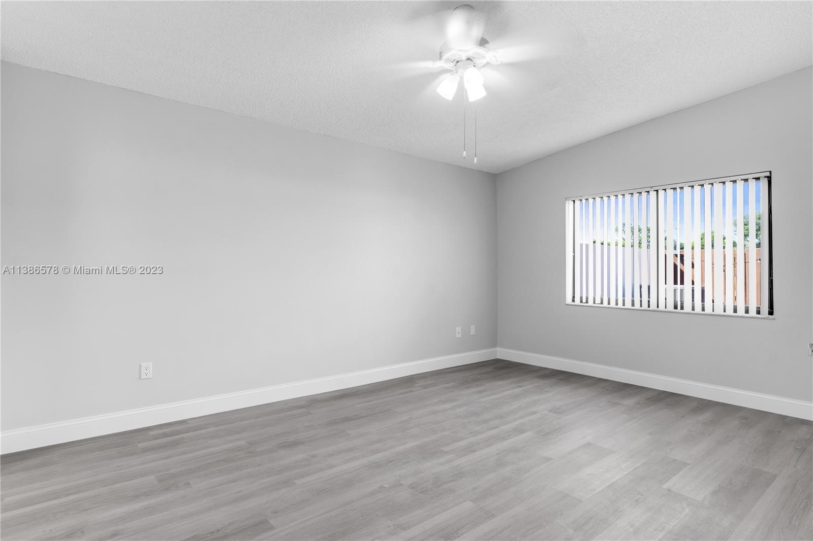 CREEKSIDE VILLAS SEC TWO - Residential Lease