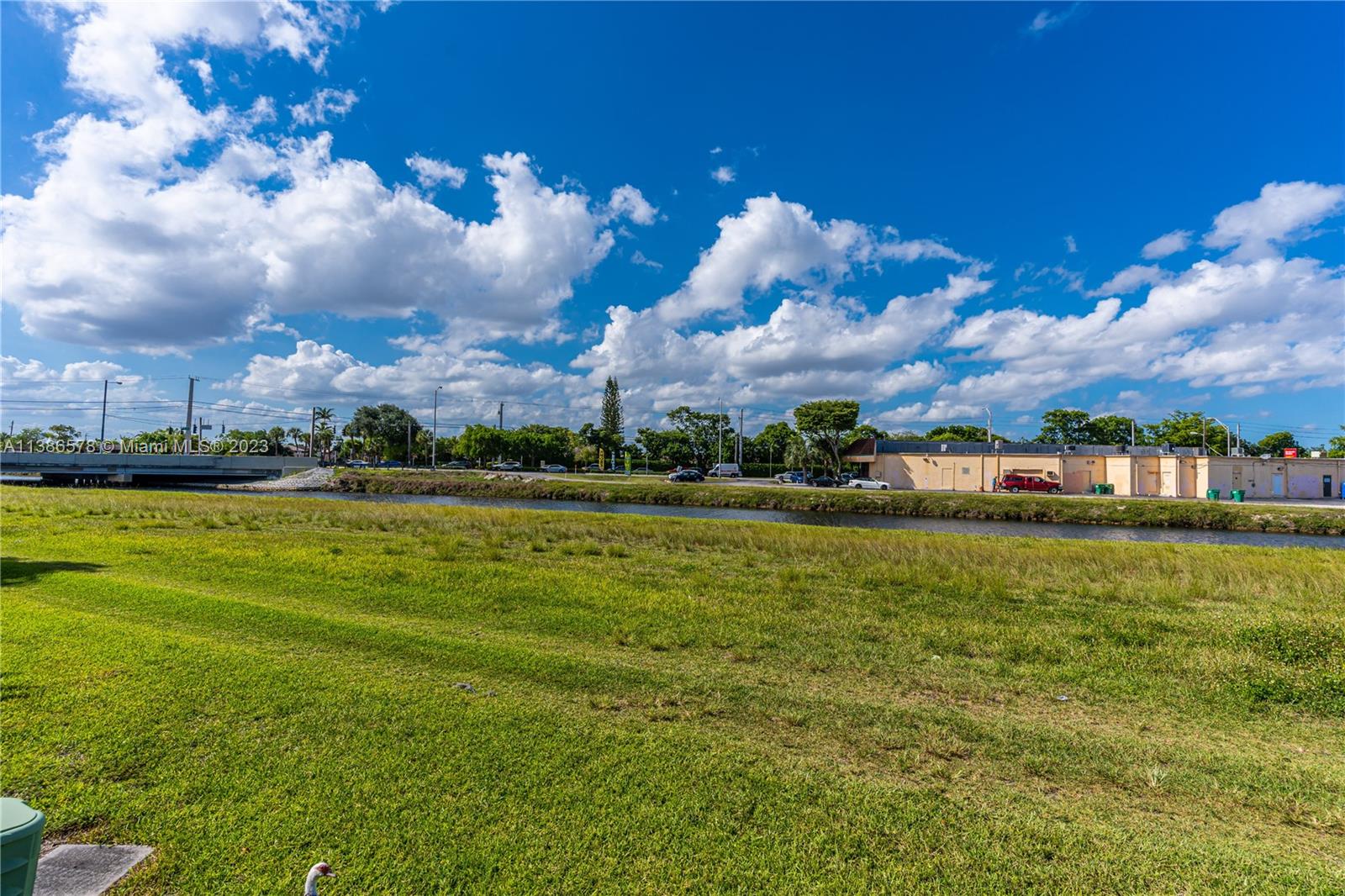 CREEKSIDE VILLAS SEC TWO - Residential Lease