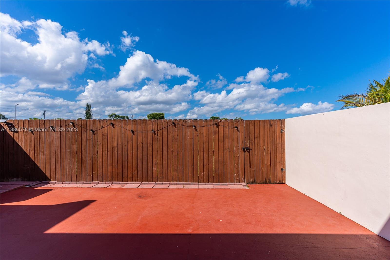 CREEKSIDE VILLAS SEC TWO - Residential Lease