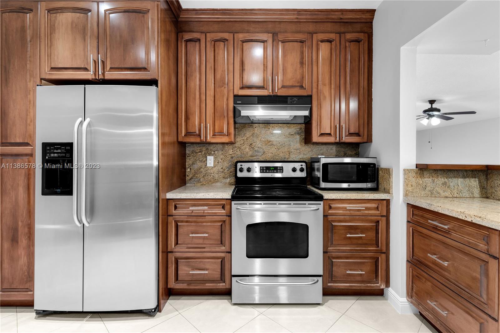 CREEKSIDE VILLAS SEC TWO - Residential Lease