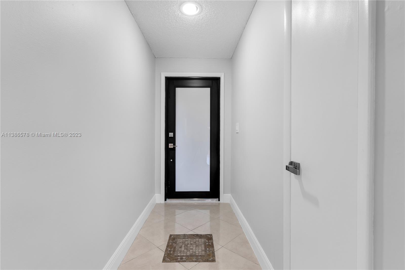 CREEKSIDE VILLAS SEC TWO - Residential Lease
