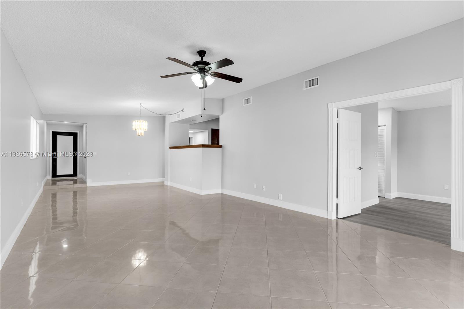 CREEKSIDE VILLAS SEC TWO - Residential Lease