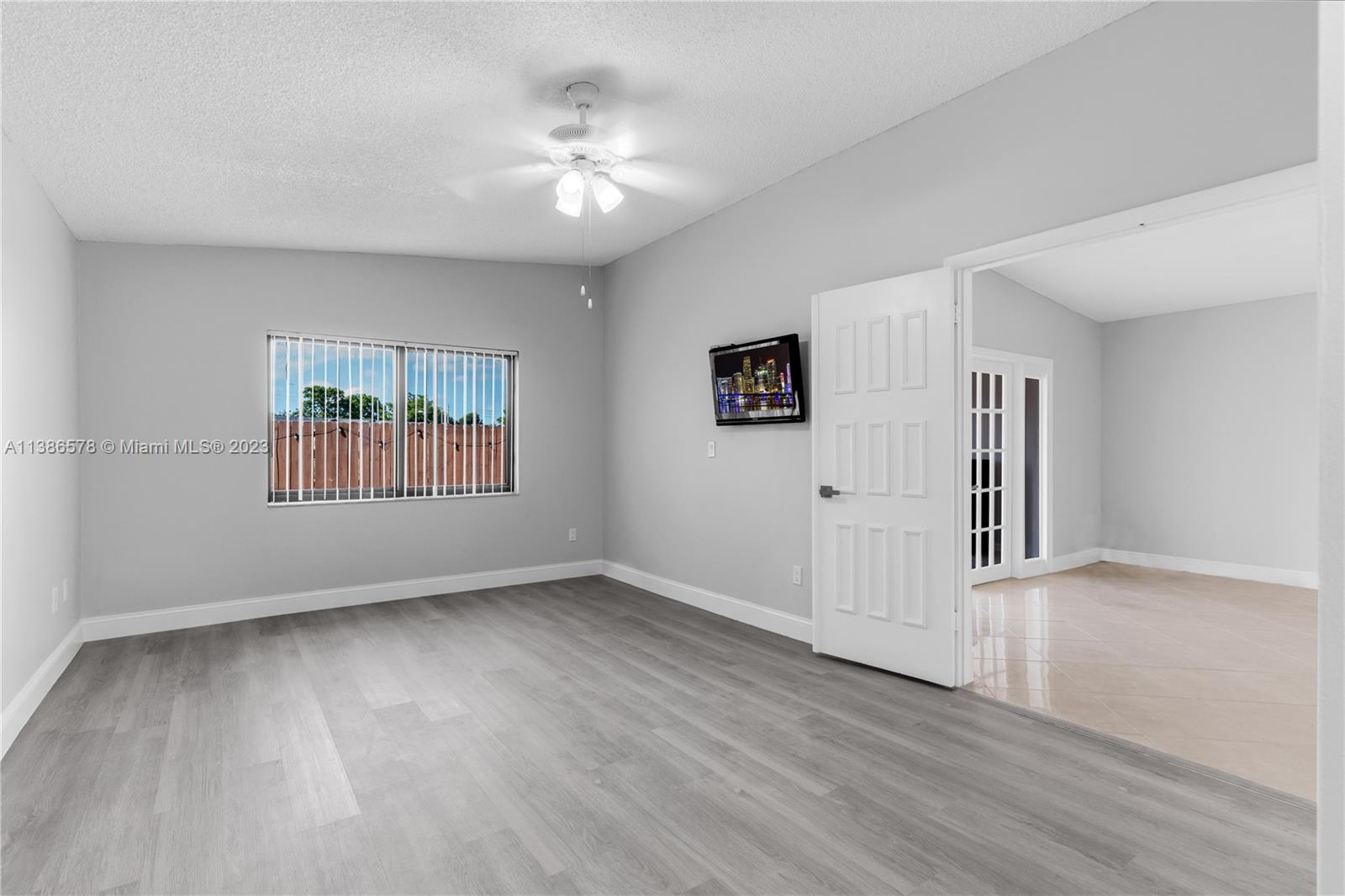 CREEKSIDE VILLAS SEC TWO - Residential Lease