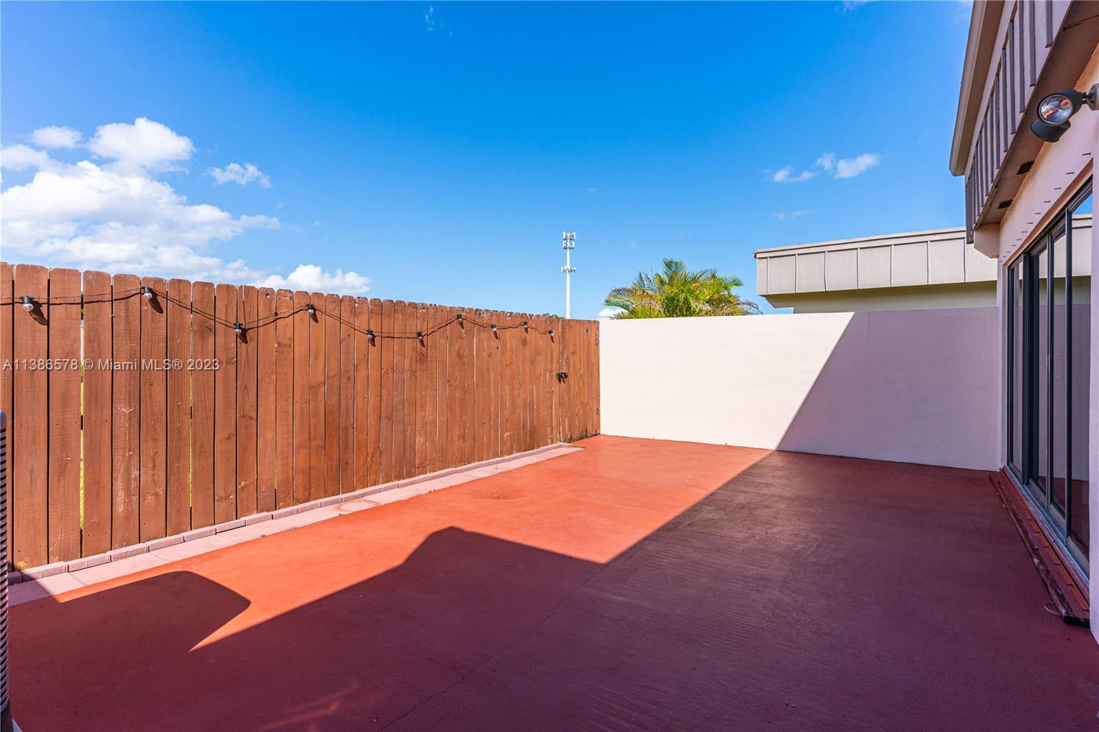 CREEKSIDE VILLAS SEC TWO - Residential Lease