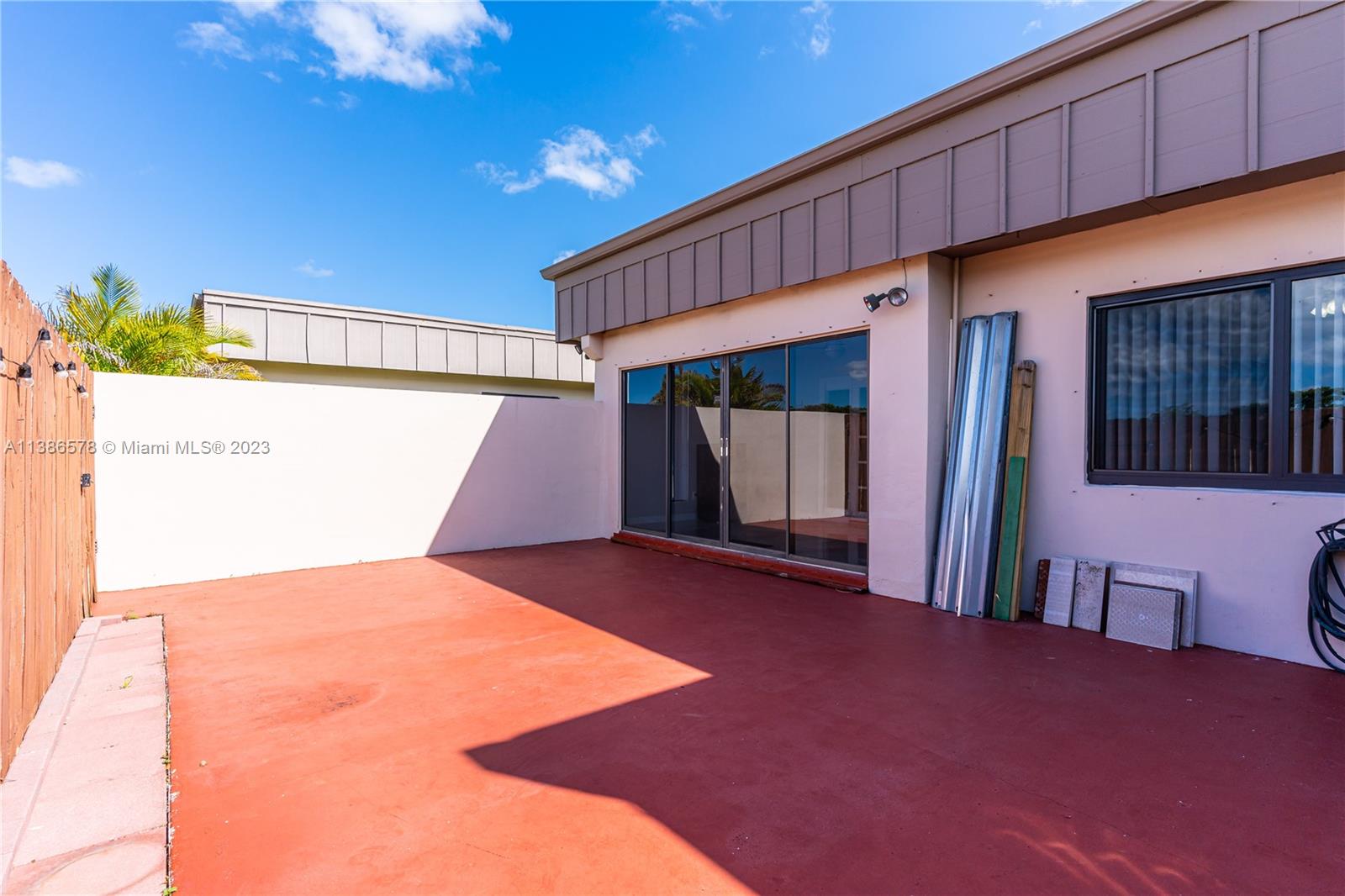 CREEKSIDE VILLAS SEC TWO - Residential Lease