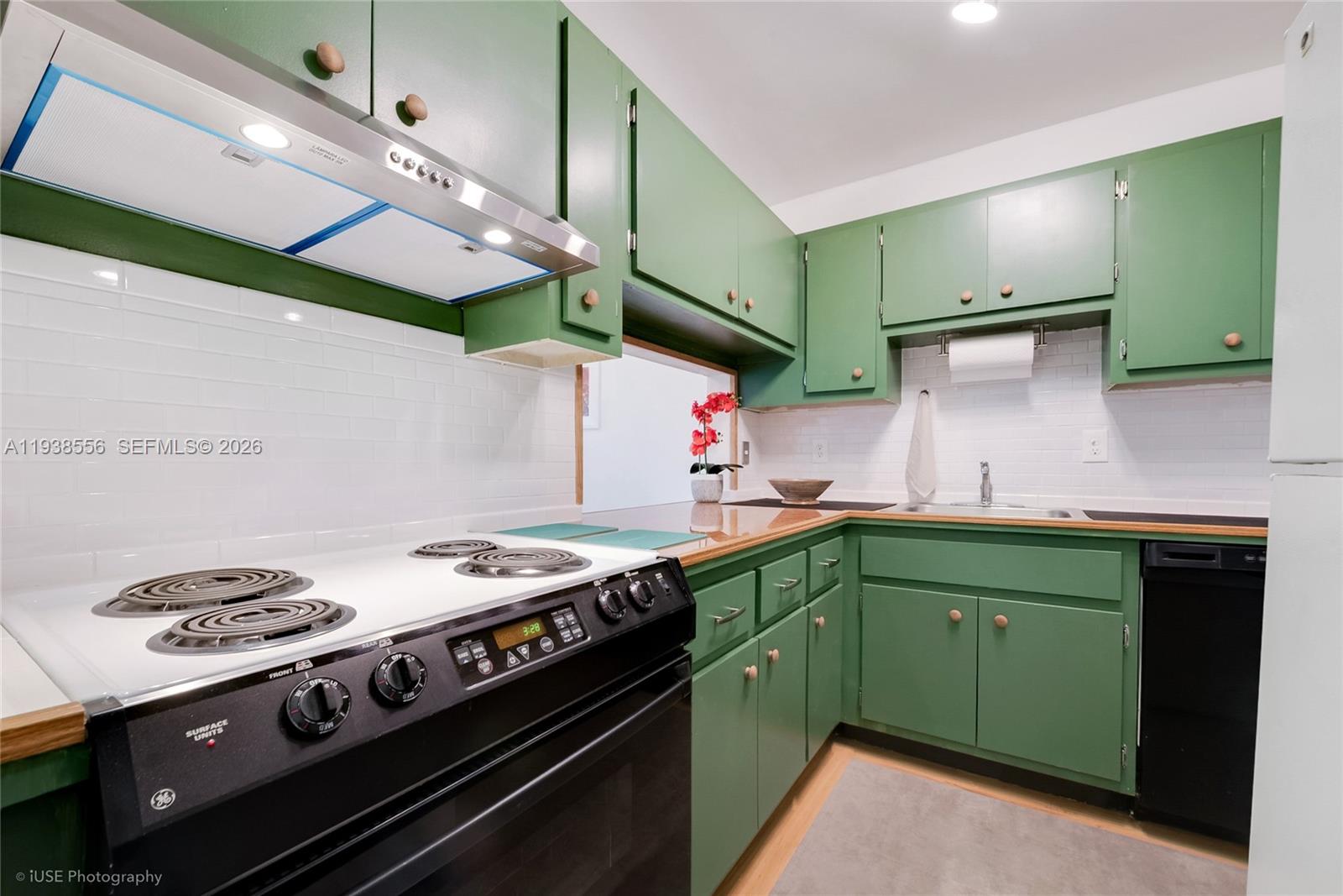SILVER PALMS AT DADELAND - Residential