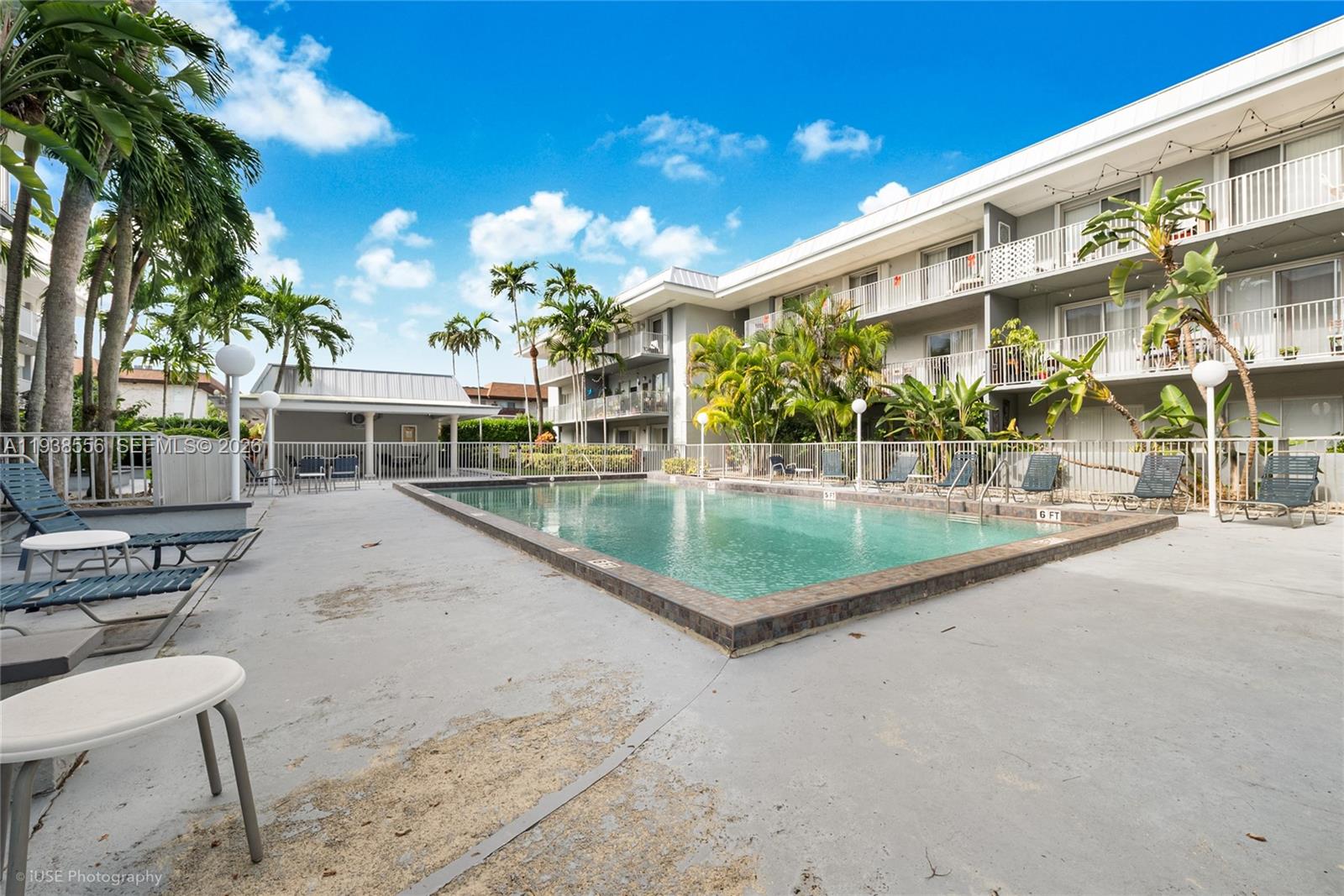 SILVER PALMS AT DADELAND - Residential