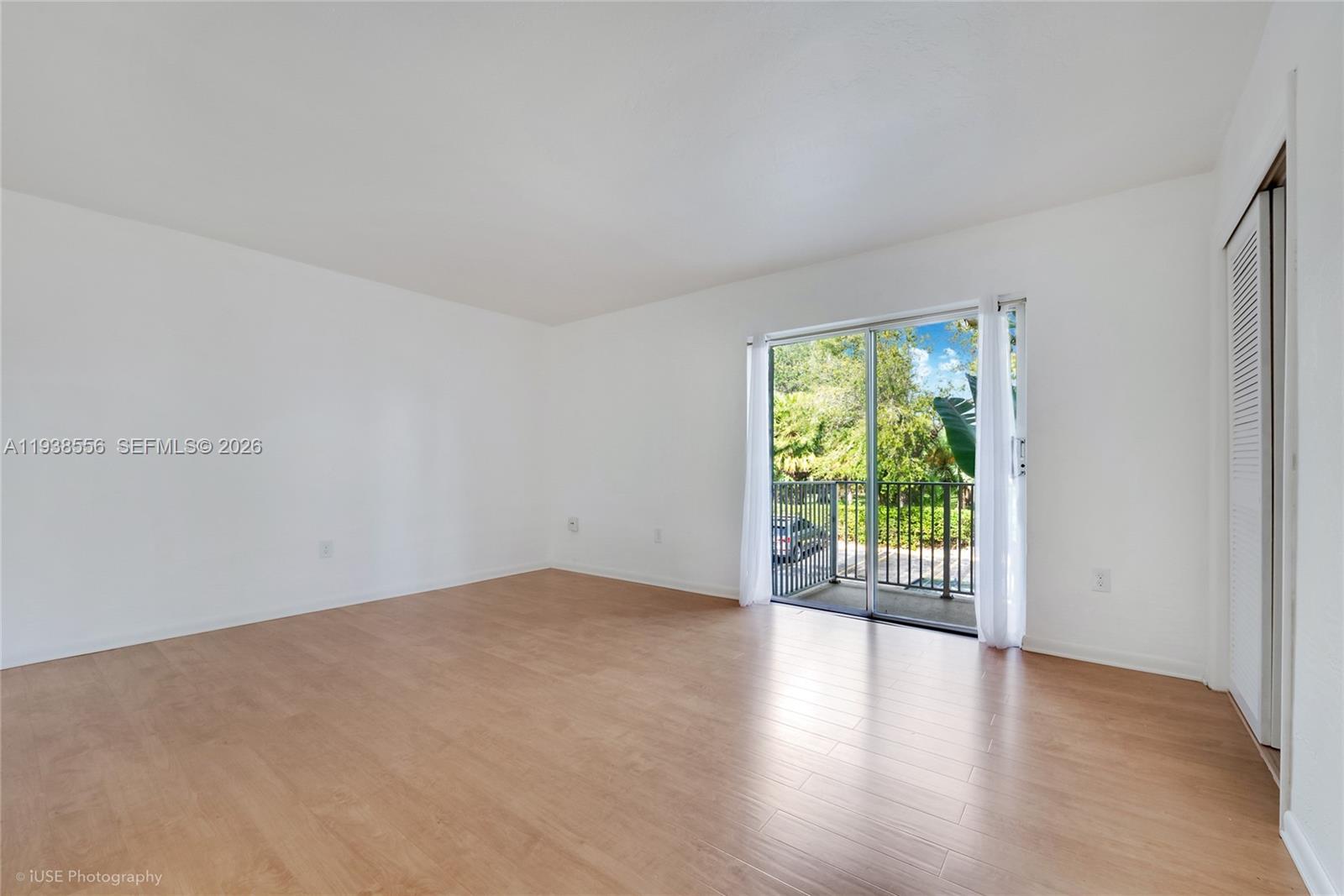 SILVER PALMS AT DADELAND - Residential