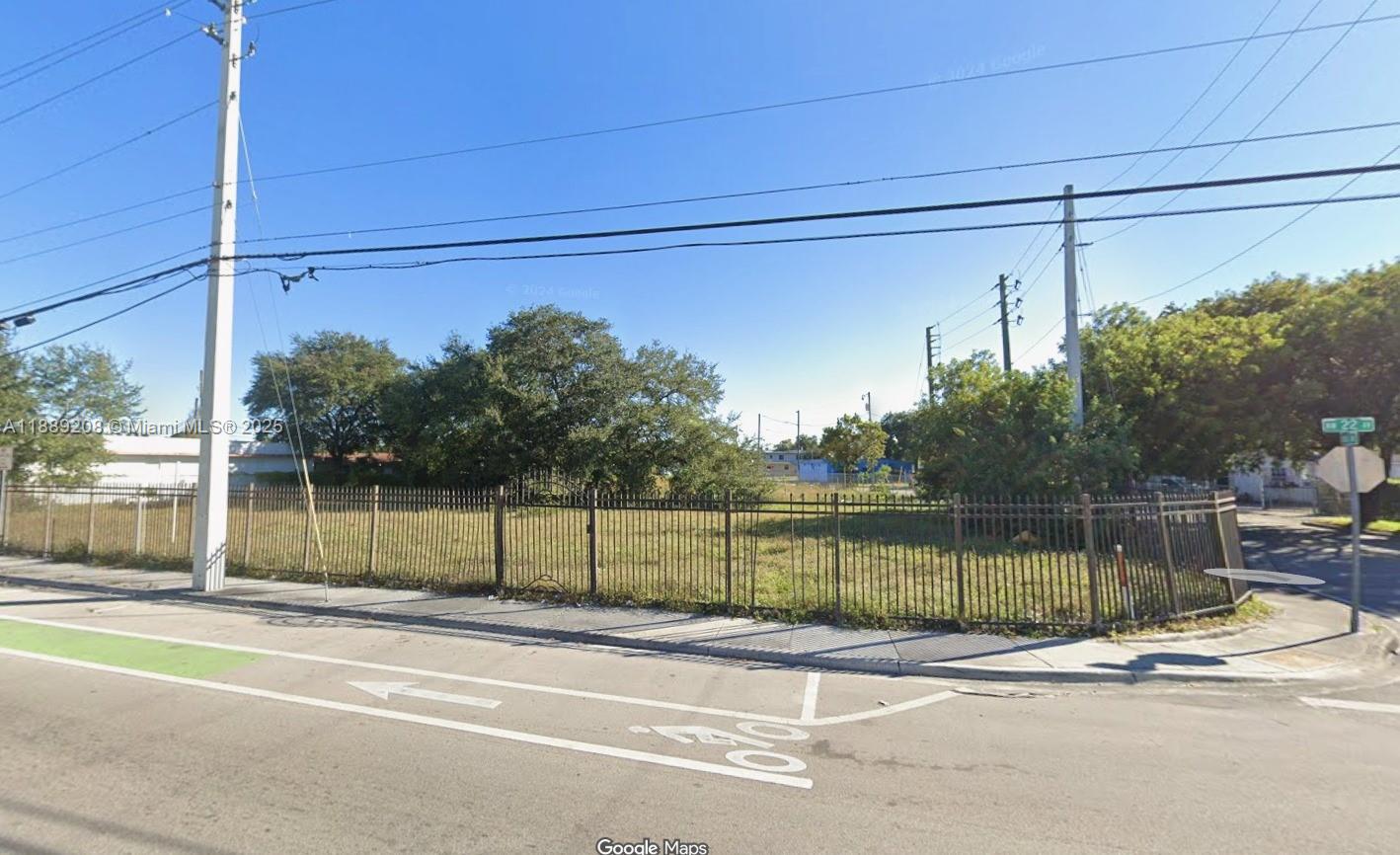 Prime Miami Land for Sale!
Excellent opportunity with 3 adjoining lots available. Folio Numbers: 0821220030100, 082122003090 and 0821220030080.
Zoning 6600 Commercial, liberal. Located in a high-traffic, high-visibility area, perfect for commercial development, shopping center, multi-family units, or business use. Don’t miss this investment opportunity! 
Pre-approved project.
Total SQF: 15.400