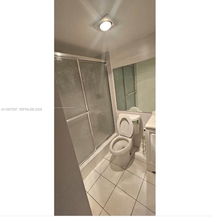 LAKES OF INVERRARY CONDO - Residential Lease