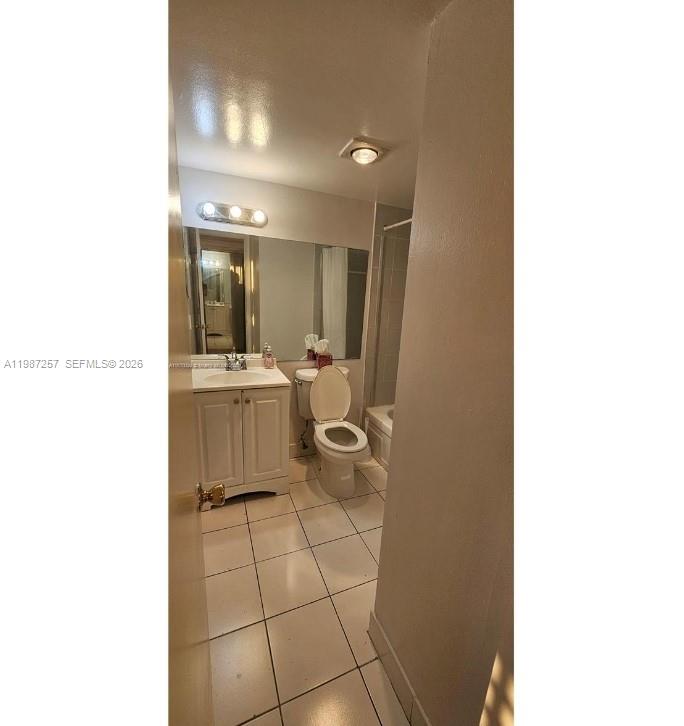 LAKES OF INVERRARY CONDO - Residential Lease