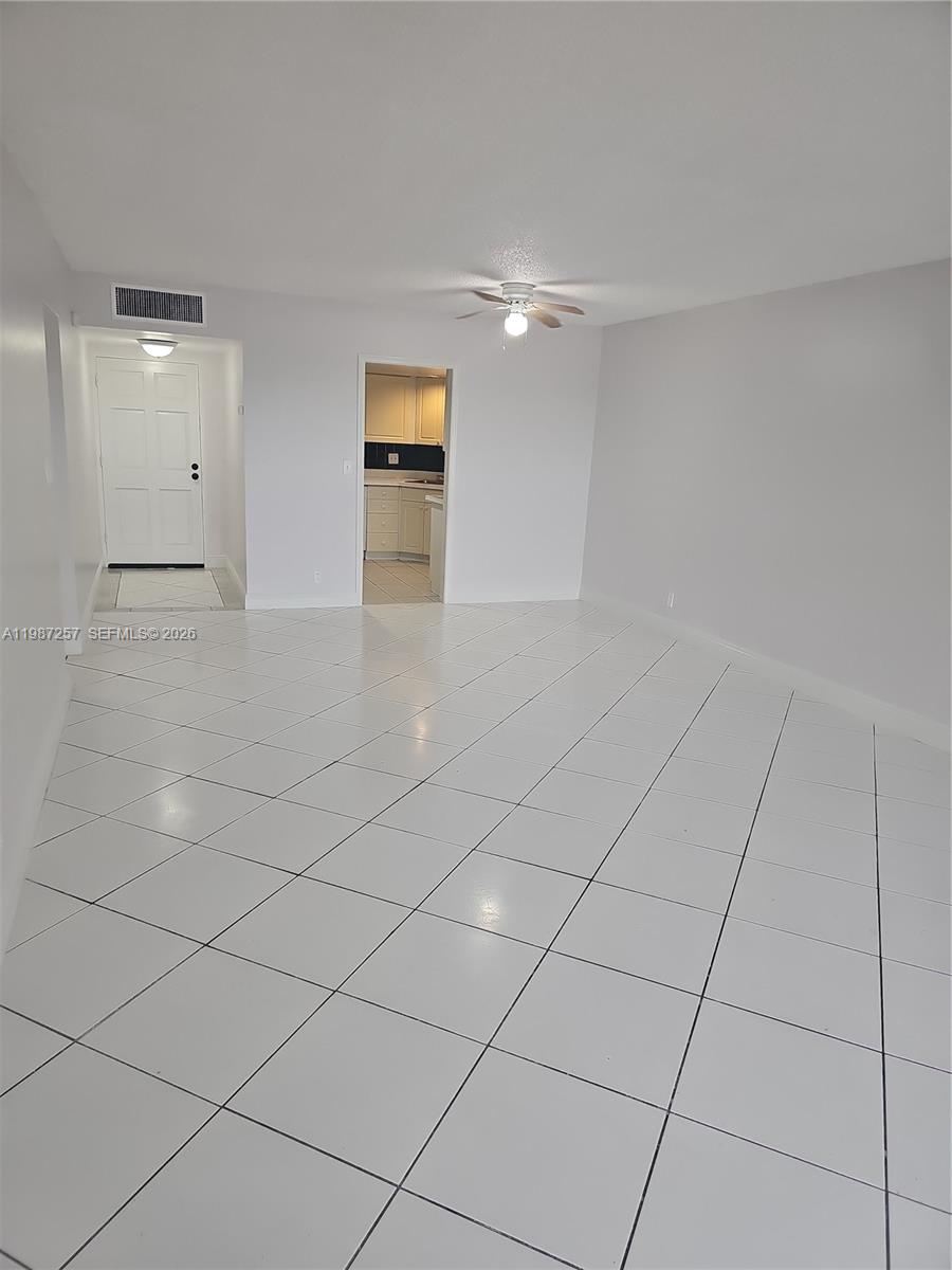 LAKES OF INVERRARY CONDO - Residential Lease