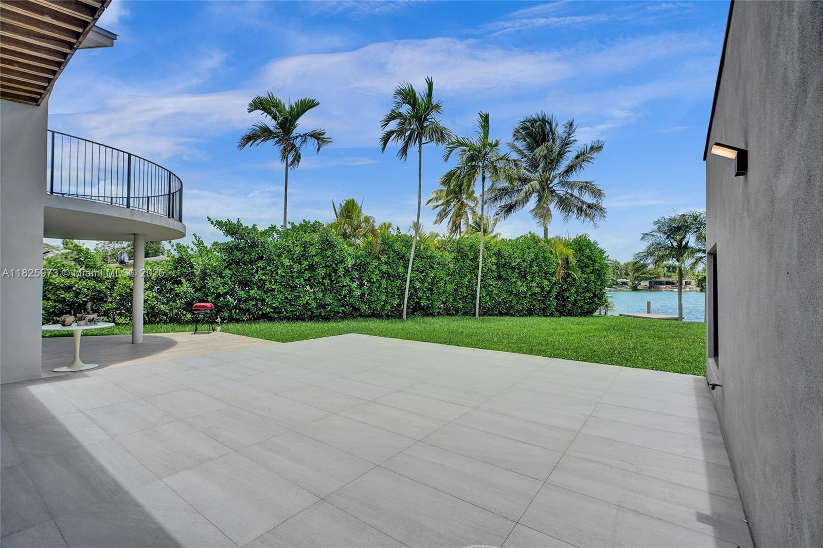 SKY LAKE - Residential
