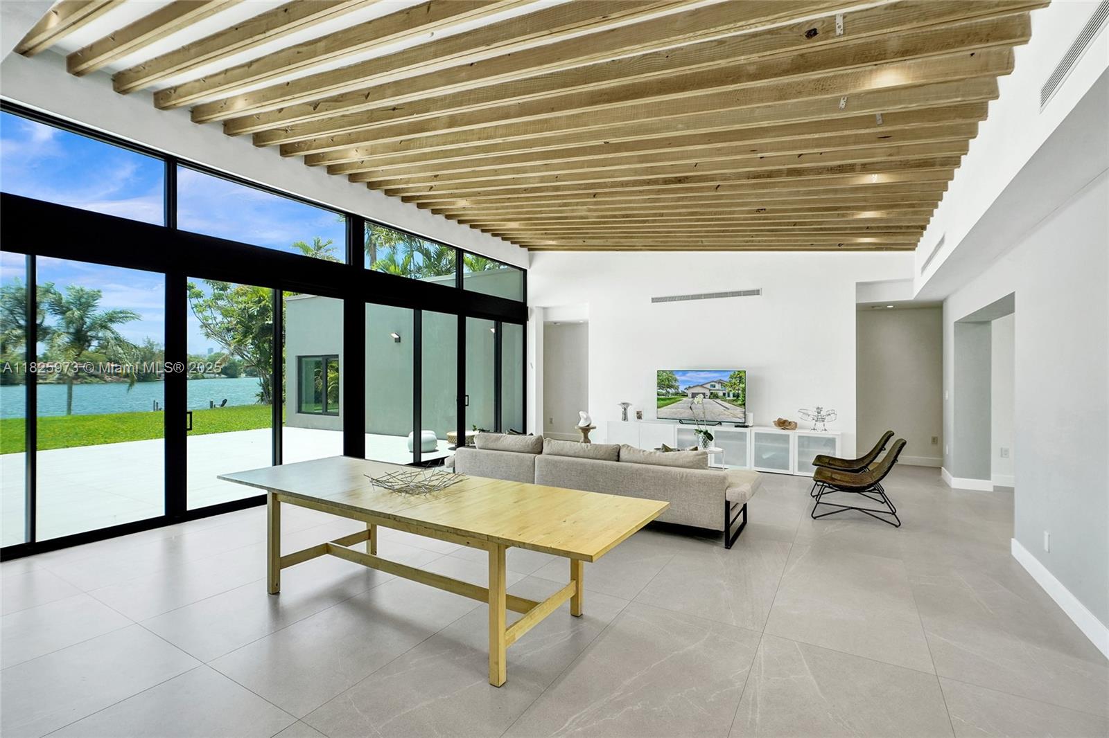 SKY LAKE - Residential