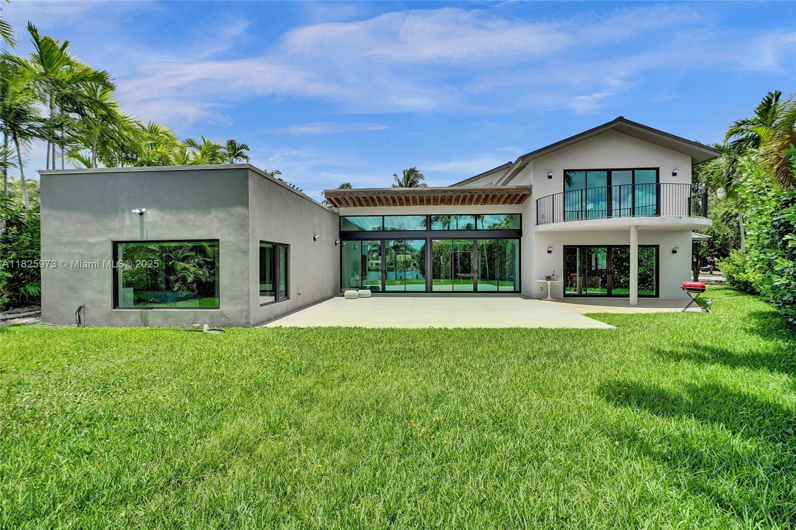 SKY LAKE - Residential