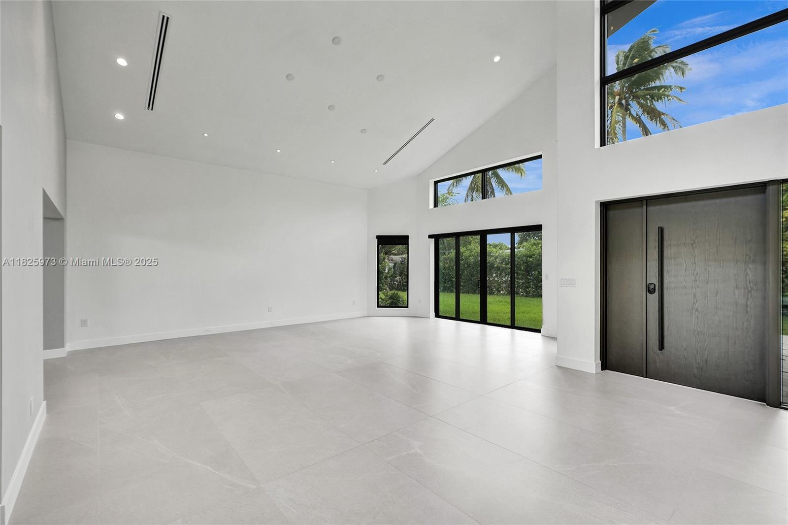 SKY LAKE - Residential
