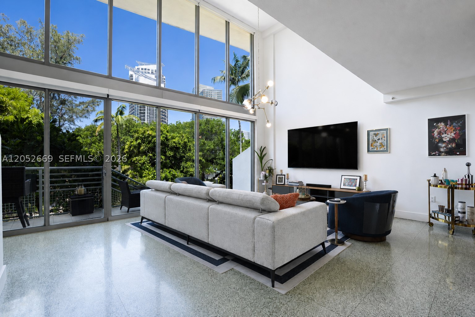ABSOLUT CONDO - Residential