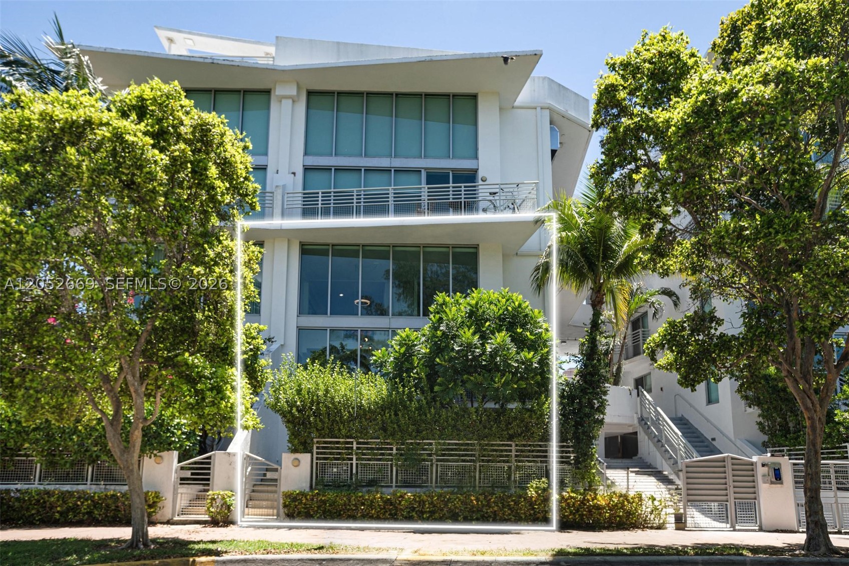 ABSOLUT CONDO - Residential