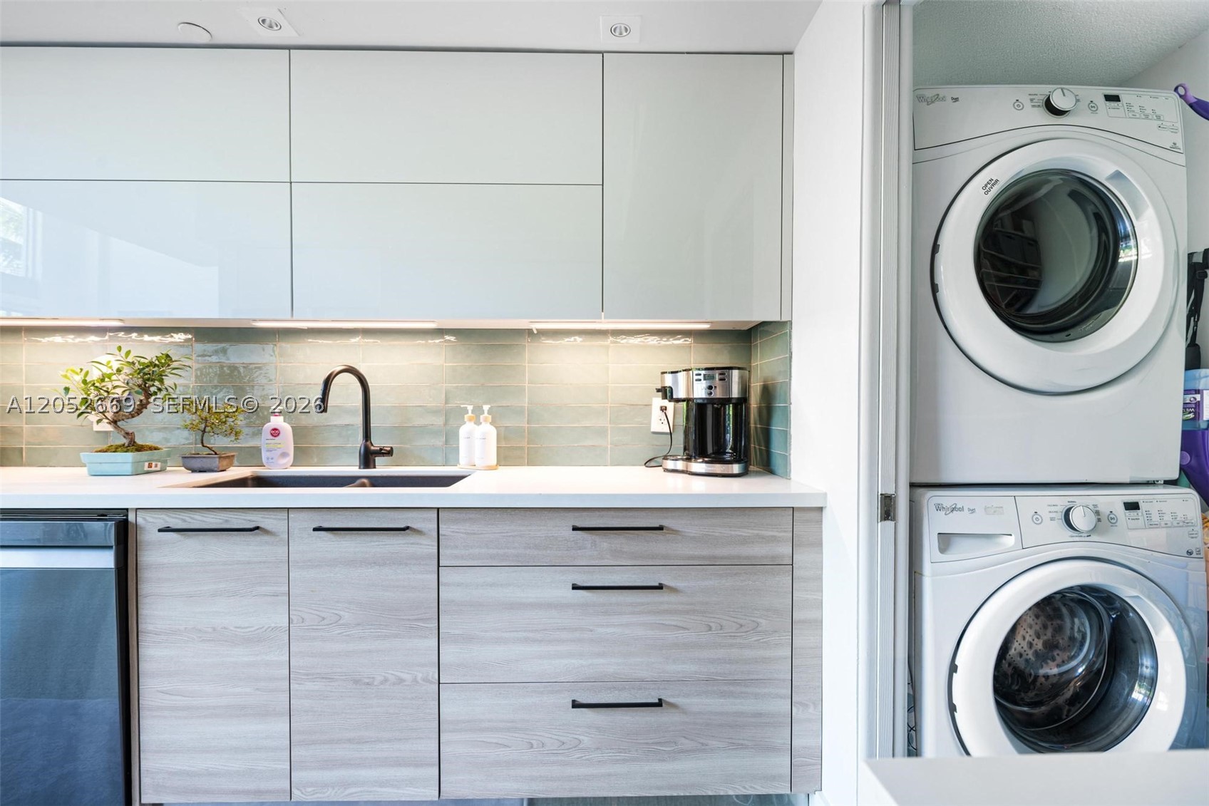 ABSOLUT CONDO - Residential