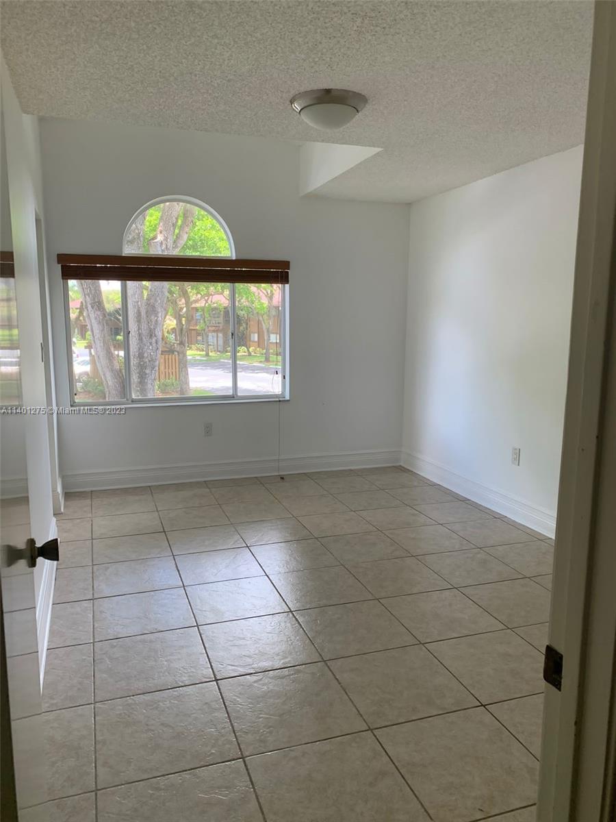 DORAL PK COUNTRY CL VILLA - Residential Lease